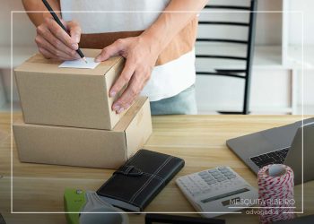 Segundo o STJ, o comerciante do produto é responsável, perante o consumidor, pelo recebimento e encaminhamento do item com defeito para assistência técnica, independente do prazo de 72 horas da compra