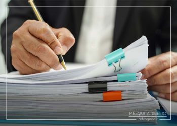 Segundo o STJ, ex-sócio que assinou como devedor solidário responde por dívida mesmo após o prazo de dois anos